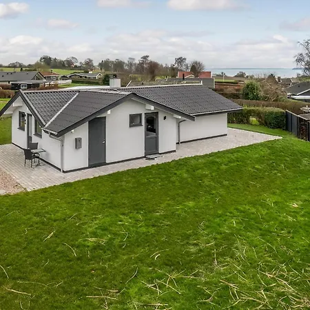 3 Bedroom Stunning In *
