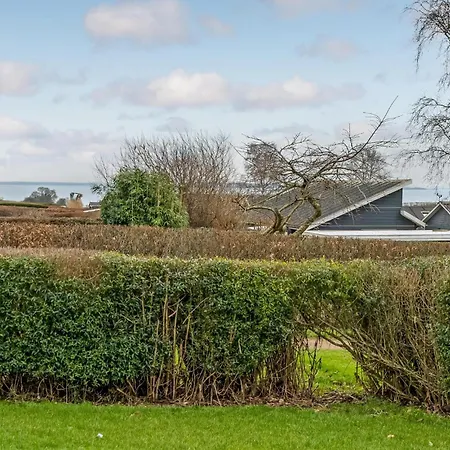 3 Bedroom Stunning In Holiday home Hejls