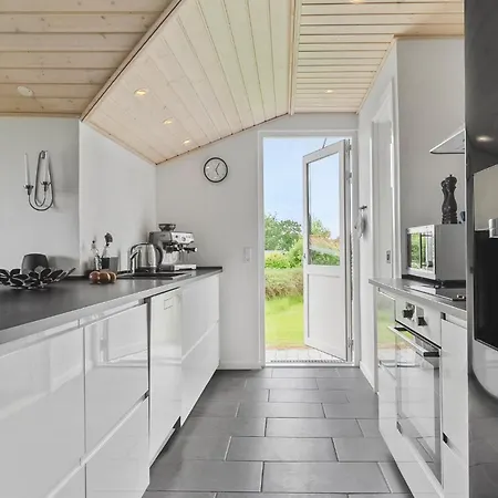 3 Bedroom Stunning In Prázdninový dům Hejls