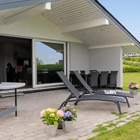 3 Bedroom Stunning In *