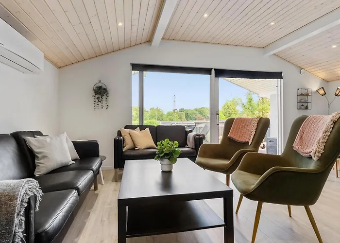 3 Bedroom Stunning In * Hejls